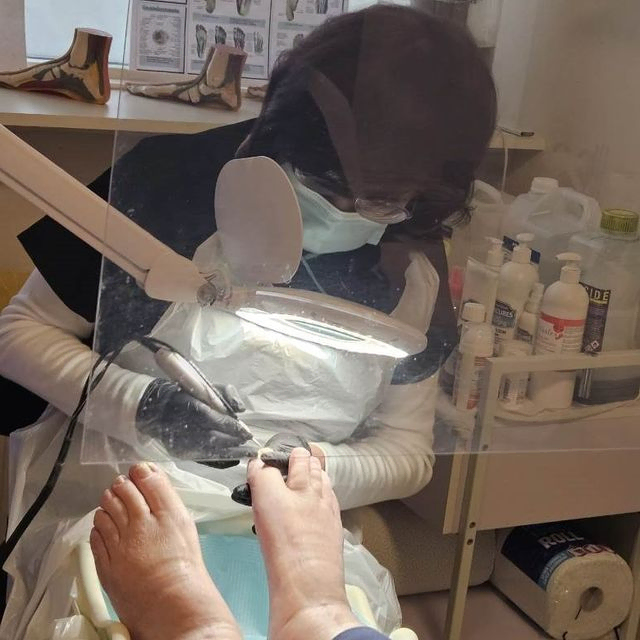 Pedicure Debby Siem aan het werk
